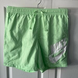 Nike Green Athletic Shorts Lightweight Drawstring